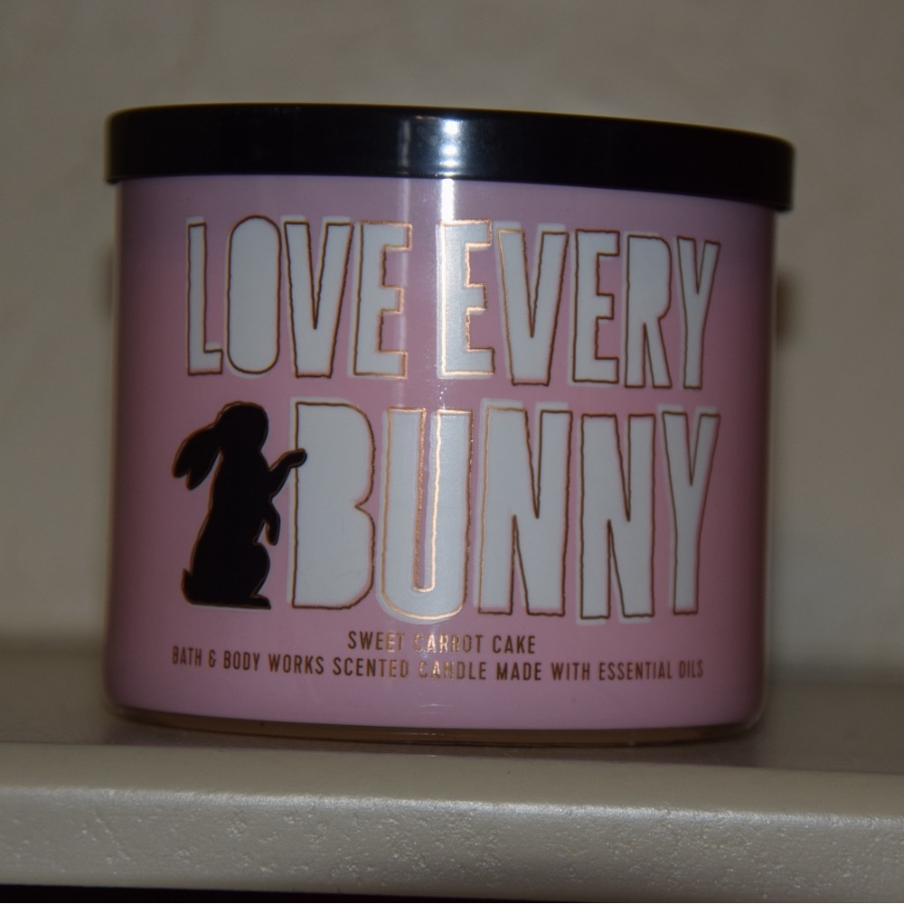 🩷🐰 Sweet Carrot Cake (Love Every Bunny) 3-Wick Candle Bath & Body Works
